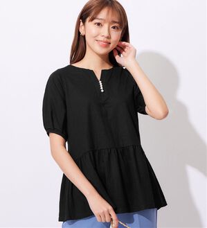 alotta（アロッタ）の「パール調キーネックペプラムチュニック（チュニック）」｜ブラック