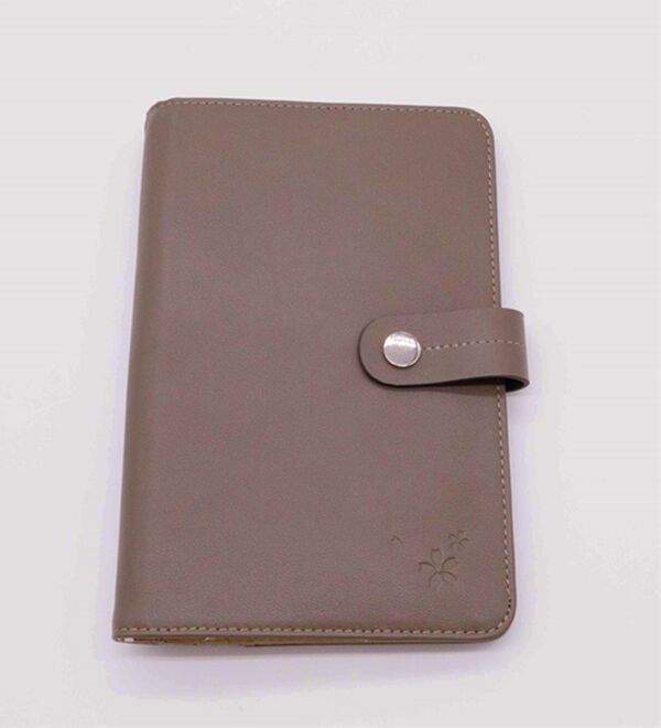 BELLUNA（ベルーナ）の「貴重品を上手に収納できる多収納本革財布（財布・パスケース）」｜詳細画像