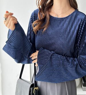 GeeRA（ジーラ）の「ストライプベロアフレアースリーブカットソー（カットソー）」｜ネイビー