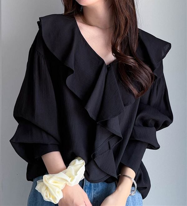 RANAN（ラナン）の「ラッフルフリルオーバーブラウス（ブラウス）」｜ブラック