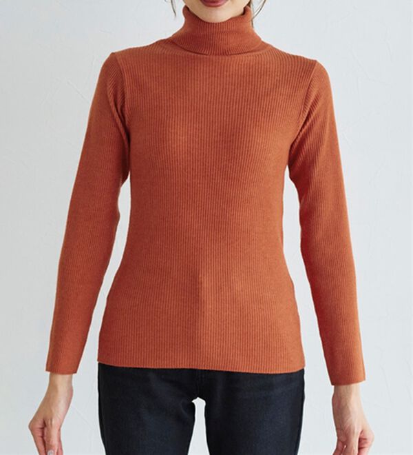 Pierrot（ピエロ）の「肌触りなめらかリブタートルネックニット（ニット・セーター）」｜詳細画像