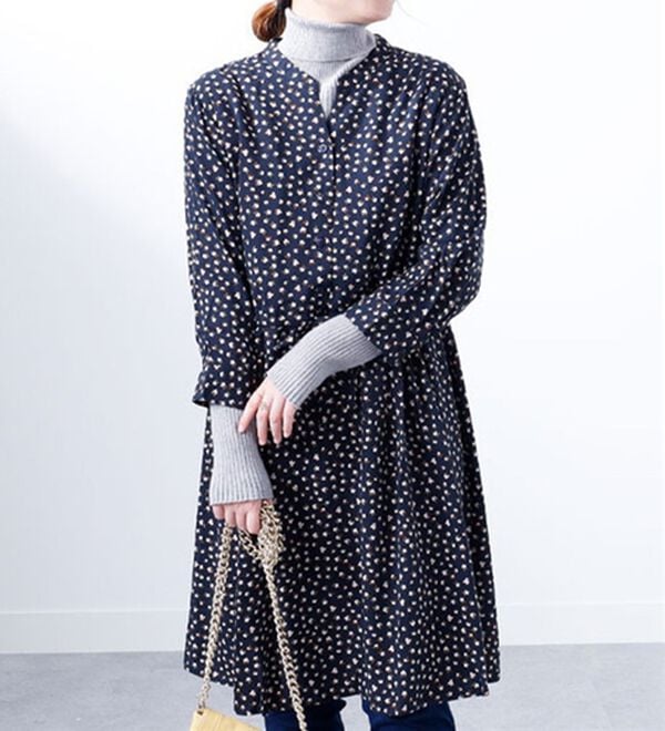 BELLUNA（ベルーナ）の「レーヨンツイル素材ドロスト使いワンピース（その他ワンピース）」｜ネイビー系小花柄