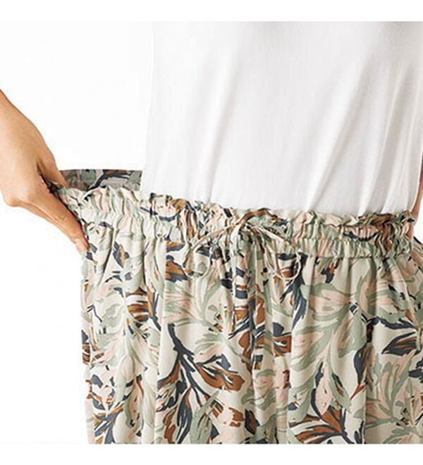 BELLUNA（ベルーナ）の「【接触冷感】レーヨン素材プリントワイドパンツ（ワイドパンツ・ガウチョ）」｜詳細画像