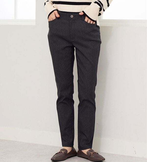 BELLUNA（ベルーナ）の「ウルトラ美脚！ストレッチパンツ（フルレングスパンツ）」｜ピンヘッド