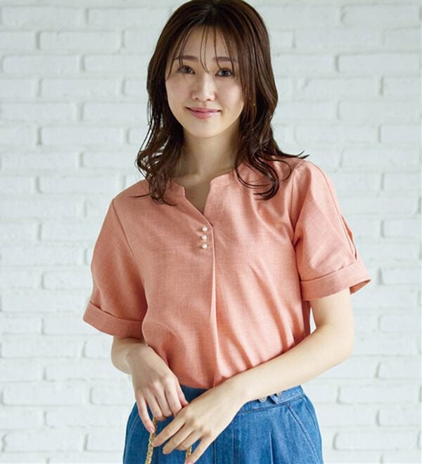 BELLUNA（ベルーナ）の「麻調合繊パール付タックデザインブラウス（ブラウス）」｜詳細画像