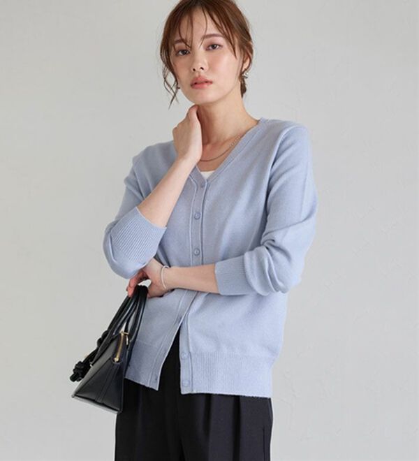 Pierrot（ピエロ）の「【Ｍ～３Ｌ】ふんわり質感プレミアムカシミヤタッチカーディガン（ニットカーディガン）」｜詳細画像