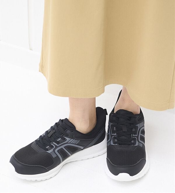 BELLUNA（ベルーナ）の「サッと履ける！防水軽量シューズ（スニーカー）」｜詳細画像