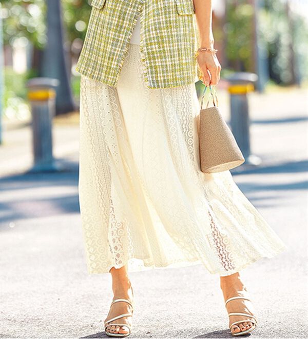 BELLUNA（ベルーナ）の「レース切替デザインフレアースカート（ロングスカート）」｜アイボリー