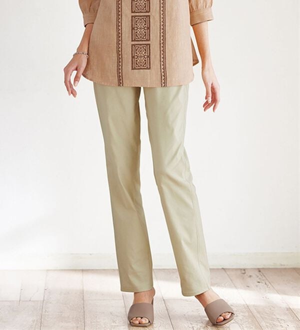 BELLUNA（ベルーナ）の「綿混スーパーストレッチパンツ（フルレングスパンツ）」｜ライトベージュ