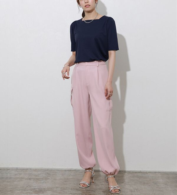 Pierrot（ピエロ）の「接触冷感スクエアネックパフスリーブＴシャツ（カットソー）」｜詳細画像