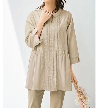 BELLUNA（ベルーナ）の「リサイクルコットンタックデザインブラウス（ブラウス）」