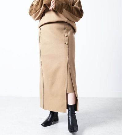 BELLUNA（ベルーナ）の「メルトン素材ボタン使いペンシルスカート（セットアップ）」