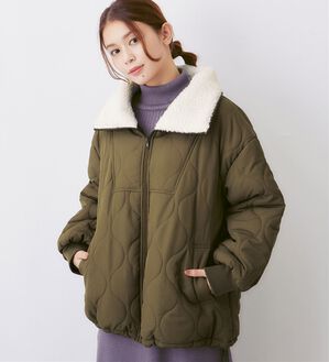 Viola e Viola（ヴィオラ エ ヴィオラ）の「衿ボア切替ウエーブキルトコート（ハーフコート）」｜詳細画像