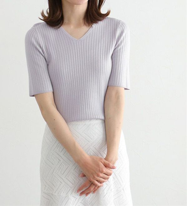 Pierrot（ピエロ）の「【洗濯機で洗える】ネックが選べるシルクタッチ半袖リブニット（ニット・セーター）」｜詳細画像