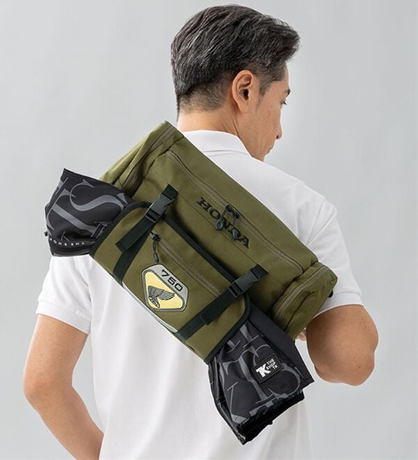 「＜ＨＯＮＤＡ＞ＣＢ７５０フォアファニーパック（バッグ）（その他メンズバッグ）」｜詳細画像