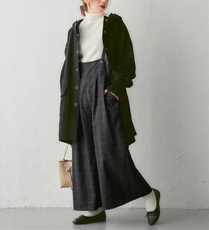 Viola e Viola（ヴィオラ エ ヴィオラ）の「ゆるサロペットワイドパンツ（オールインワン）」｜チャコール系