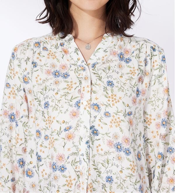 BELLUNA（ベルーナ）の「レーヨン素材ギャザー使いプリントブラウス（ブラウス）」｜詳細画像