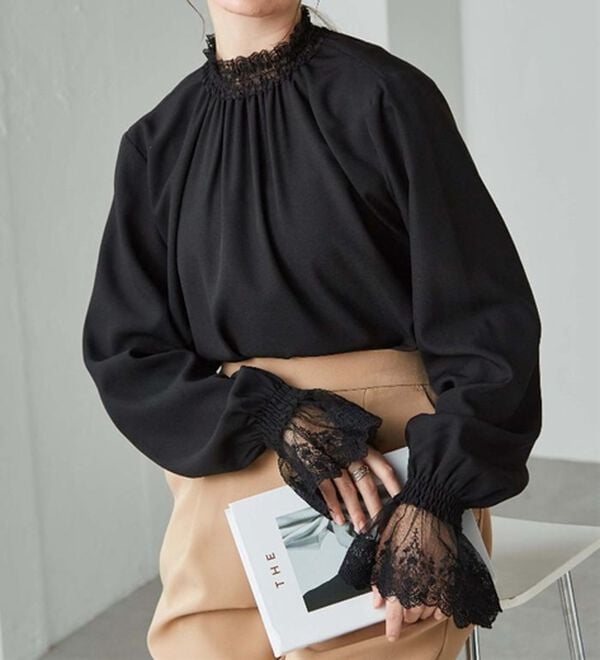 RANAN（ラナン）の「レースフリルプチハイネックブラウス（ブラウス）」｜詳細画像