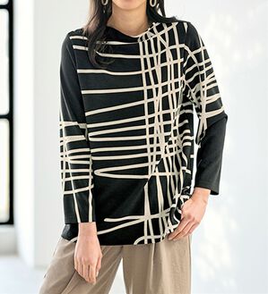 BELLUNA（ベルーナ）の「手書き風プリントプルオーバー（カットソー）」｜黒系