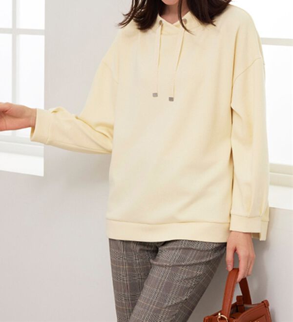 BELLUNA（ベルーナ）の「上品見えとろみワイドネックプルオーバー（カットソー）」｜イエロー