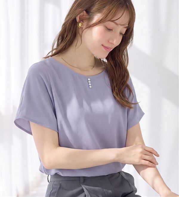 alotta（アロッタ）の「【イージーケア】パール調ボタンデザインブラウス（ブラウス）」｜ブルー