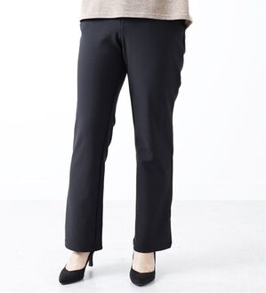 BELLUNA（ベルーナ）の「ハイテンション美脚ブーツカットパンツ（フルレングスパンツ）」｜黒