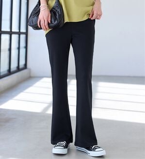 BELLUNA（ベルーナ）の「シュッと体型カバー！ジャストフィットフレアーパンツ（フルレングスパンツ）」｜黒