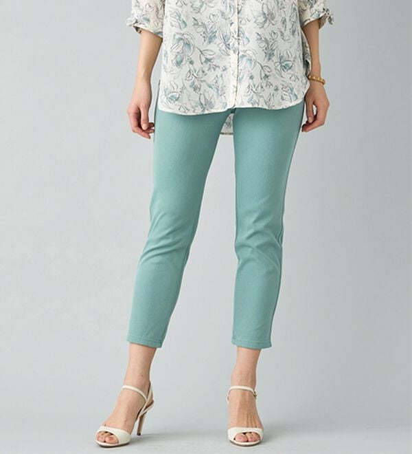 BELLUNA（ベルーナ）の「【再入荷】美ストレッチ素材アンクル丈レギンスパンツ（クロップドパンツ）」｜詳細画像