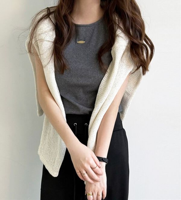 GeeRA（ジーラ）の「ロゴプレートデザインタンクトップ（タンクトップ・キャミソール）」｜詳細画像