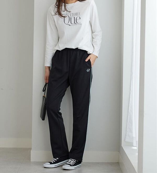 BELLUNA（ベルーナ）の「＜ＥＬＬＥ　Ａｃｔｉｖｅ＞配色ラインジャージパンツ（その他パンツ）」｜詳細画像