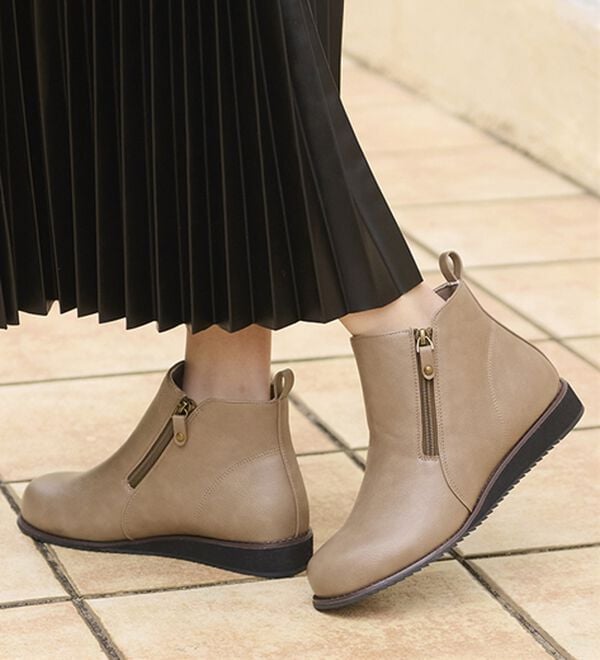 BELLUNA（ベルーナ）の「ゆったり５Ｅダブルファスナーブーツ（ブーツ）」｜詳細画像