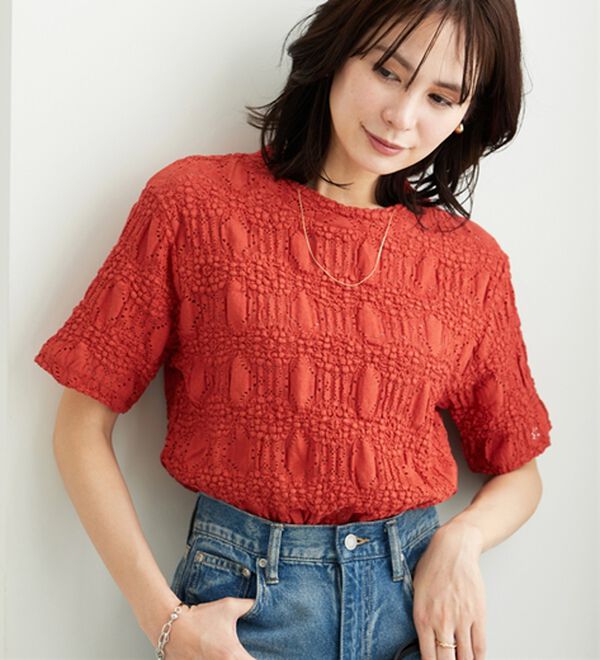 BELLUNA（ベルーナ）の「ストレッチレース調ハイネックプルオーバー（カットソー）」｜レッドオレンジ