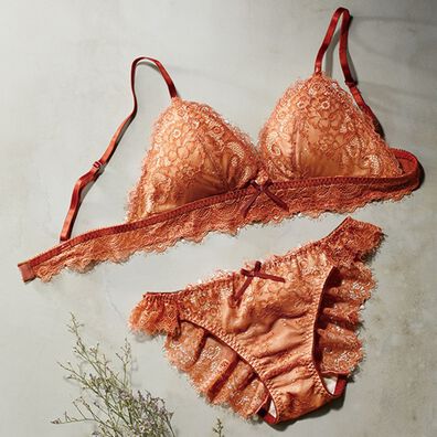 YU'NOW（ユナウ）の「アイラッシュレースのブラレット＆ショーツセット（ブラジャー＆ショーツセット）」