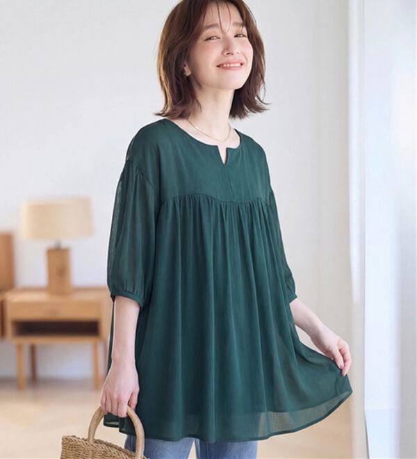 Viola e Viola（ヴィオラ エ ヴィオラ）の「【毎日着たい！】カットソー裏地付シフォンチュニック（チュニック）」｜ダークグリーン