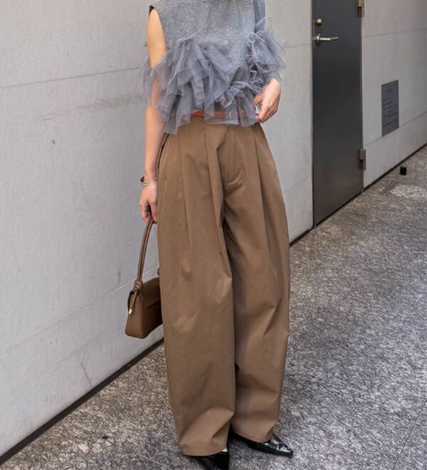 RANAN（ラナン）の「カーブシルエットサイドタックパンツ（フルレングスパンツ）」｜詳細画像