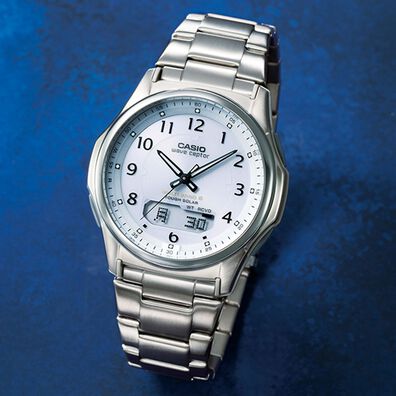 「カシオ　チタンソーラー電波時計（メンズ腕時計）」
