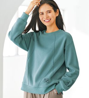 BELLUNA（ベルーナ）の「＜ＦＩＬＡ＞裏起毛ピンタックデザインプルオーバー（カットソー）」｜セージ