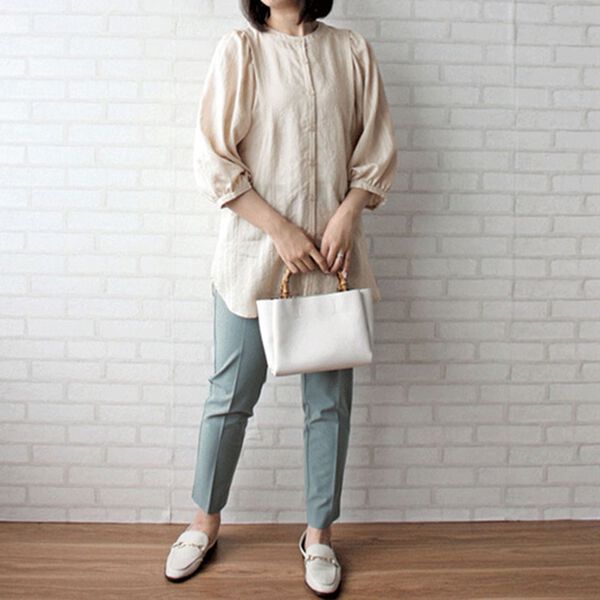 BELLUNA（ベルーナ）の「ドビー素材タック使いシャツチュニック（チュニック）」｜詳細画像