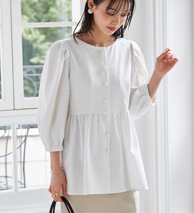 RANAN（ラナン）の「【RANAN 新定番スーツシリーズ】洗える！パールボタンペプラムブラウス（ブラウス）」