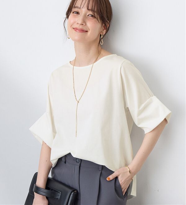 Viola e Viola（ヴィオラ エ ヴィオラ）の「ひんやり細見え！デザイン袖トップス（カットソー）」｜オフホワイト