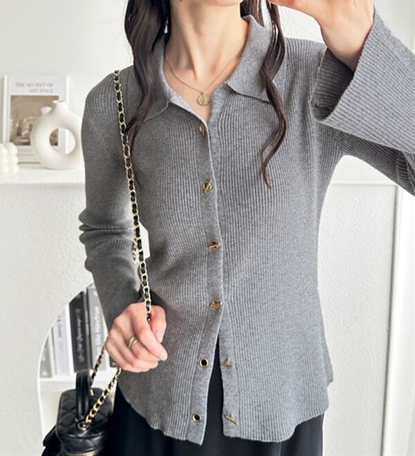 GeeRA（ジーラ）の「ゴールドボタンポロ衿リブニットトップス（ニットカーディガン）」｜詳細画像