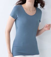 LAVIENNE（ラヴィエンヌ）の「ひんやり背中フリー　カップ付きインナー（汗取りインナー）　＜ラヴィクール＞（肌着・インナーウェア）」