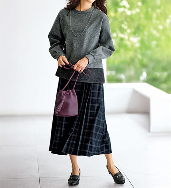 BELLUNA（ベルーナ）の「ラメ入りファー切替デザインプルオーバー（カットソー）」｜詳細画像