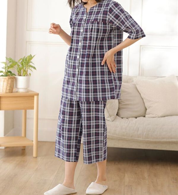 LAVIENNE（ラヴィエンヌ）の「【蒸し暑い夜も快適】綿１００％サッカーパジャマ（パジャマ・ルームウェア）」｜詳細画像