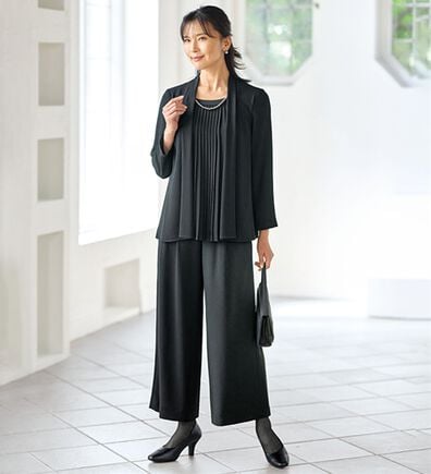 BELLUNA（ベルーナ）の「洗える！重ね着風デザインワイドパンツセットアップ（ブラックフォーマル（喪服・礼服））」