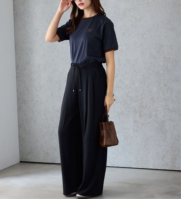 Viola e Viola（ヴィオラ エ ヴィオラ）の「【アンブロ】配色ラインロゴ刺しゅうTシャツ（カットソー）」｜詳細画像