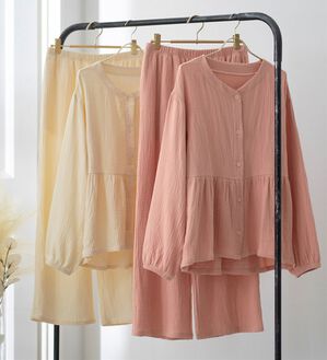 YU'NOW（ユナウ）の「【上下２点セット】Ｗガーゼ前開きパジャマ（パジャマ・ルームウェア）」｜詳細画像