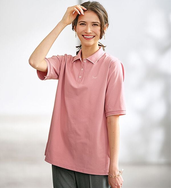 BELLUNA（ベルーナ）の「多機能付配色刺しゅうポロシャツ（カットソー）」｜ピンク