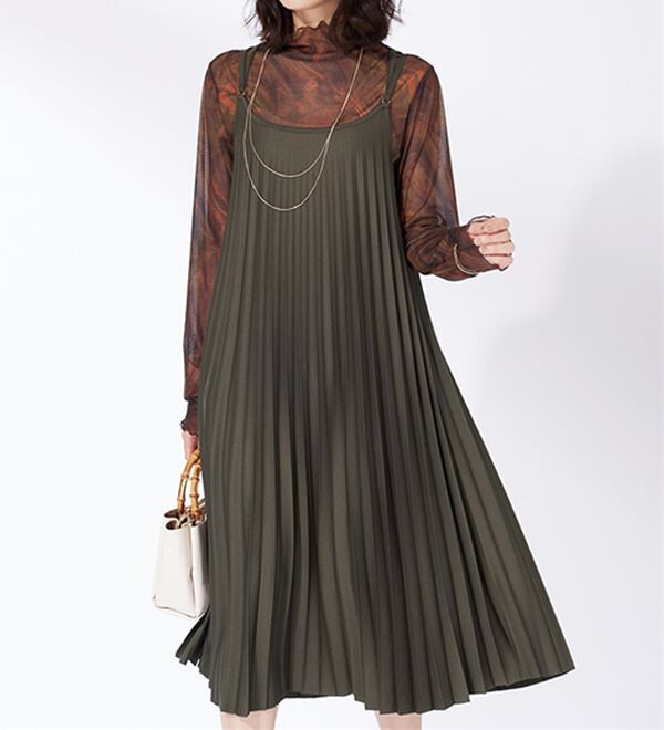 BELLUNA（ベルーナ）の「バックリボン使いプリーツキャミワンピース（その他ワンピース）」｜カーキ