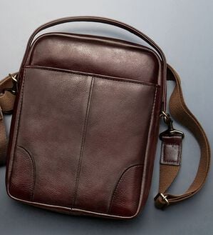 「日本製アンティーク調牛革ショルダーバッグ（メンズショルダーバッグ）」｜バーガンディ